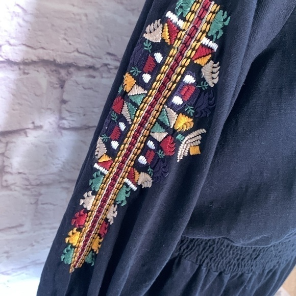 Ranna Gill Cross Front Top - Picture 3 of 8